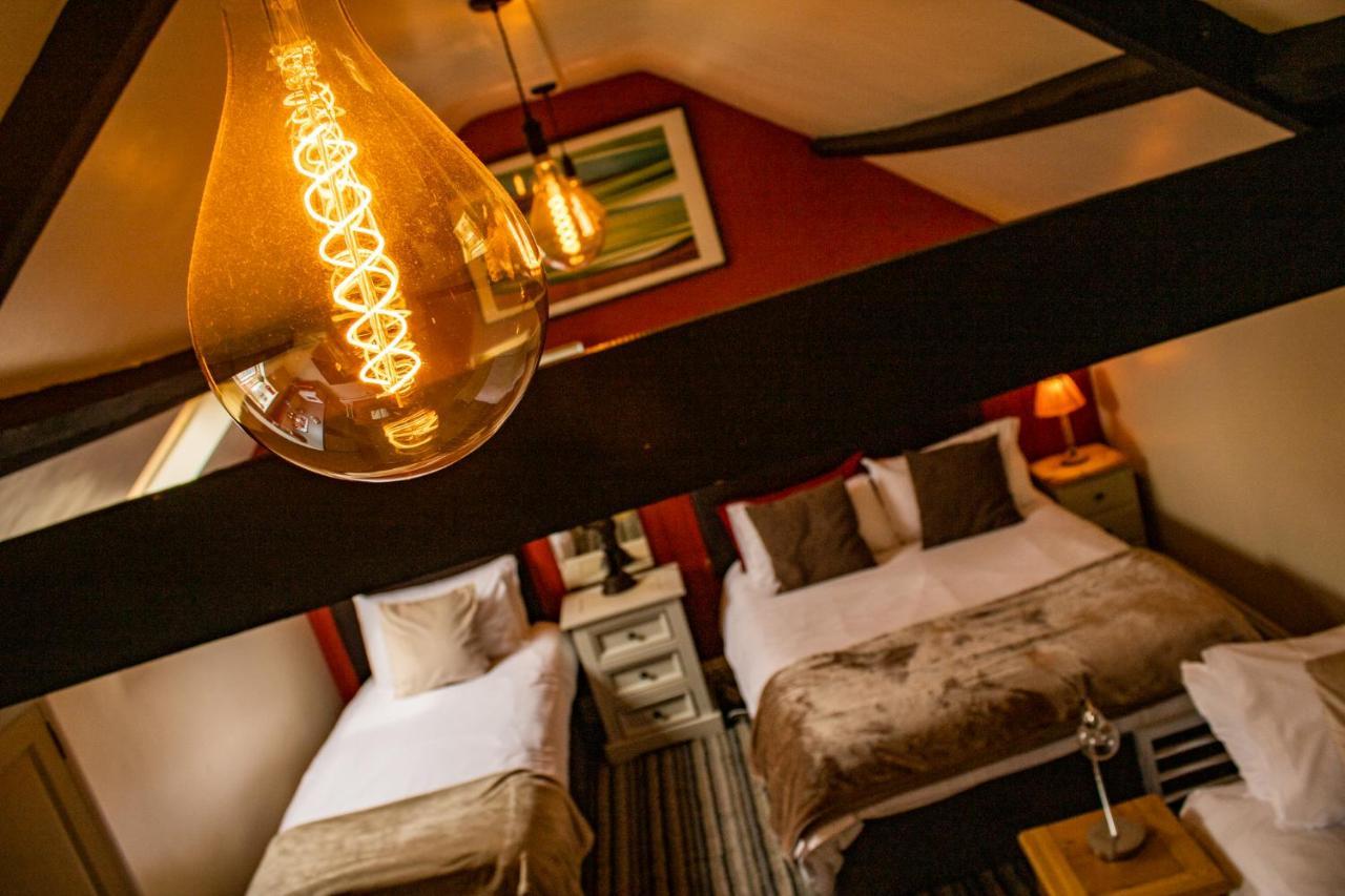 The Dolphin Hotel Чард Екстер'єр фото