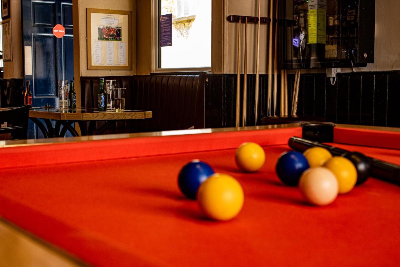 The Dolphin Hotel Чард Екстер'єр фото